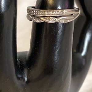 Sterling Silver beautiful band excellent condition